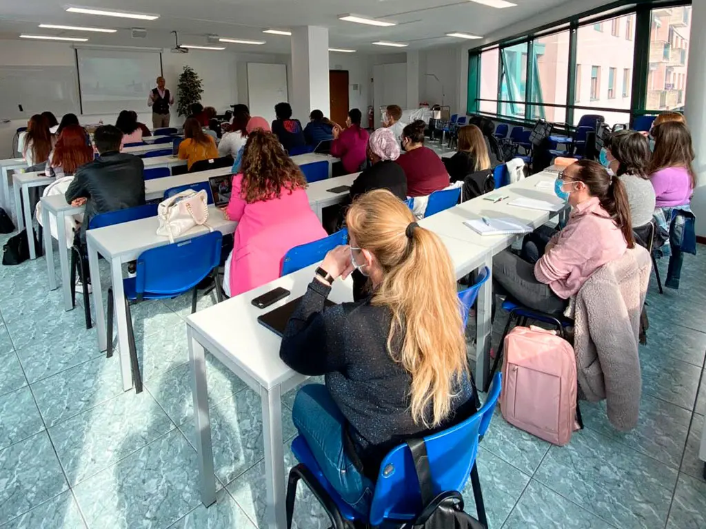 La classe del corso di inglese di Mediadream Academy al lavoro